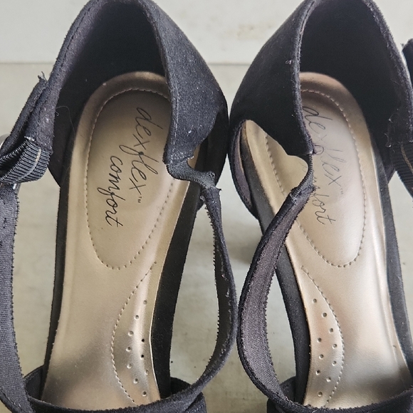 Elegant Black Double Strap Heels - Picture 3 of 9